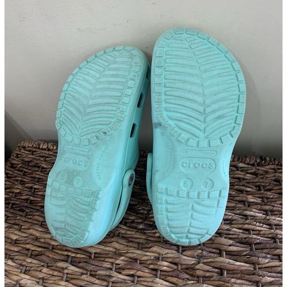 Crocs Light Green Boy 5 Girl 7 Clogs - Picture 3 of 7